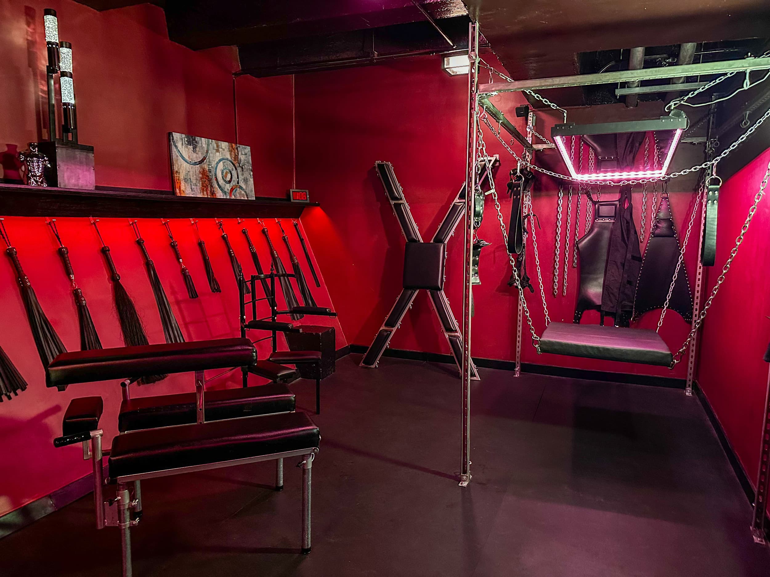 The Crow's Nest Escape — BDSM dungeon in Seattle, WA